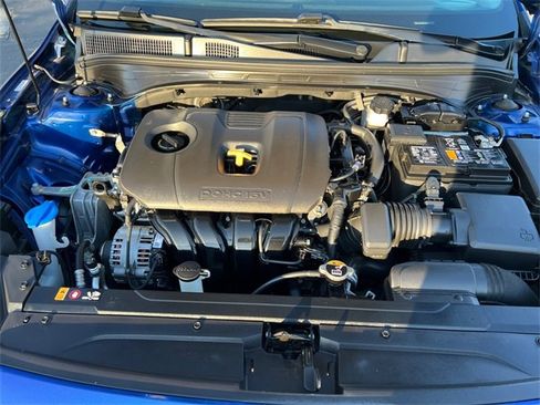 Used 2023 Kia Forte LXS image 9