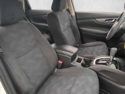 Used 2015 Nissan Rogue S FWD image 20