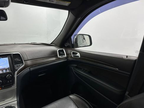 Used 2014 Jeep Grand Cherokee Overland image 40