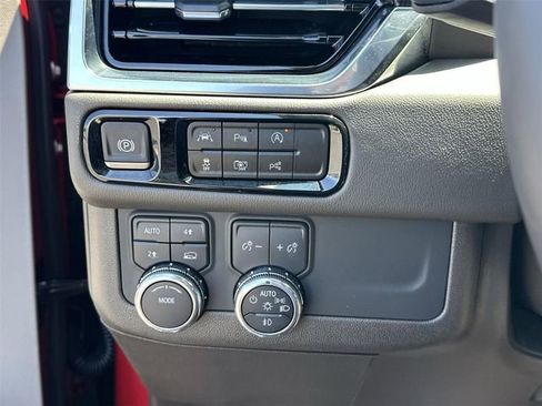Certified 2025 GMC Yukon XL Elevation AWD/4WD image 18
