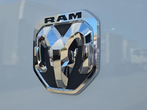 Used 2025 RAM ProMaster 2500 w/ Convenience Group FWD image 9