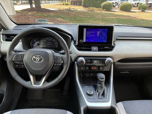 Used 2023 Toyota RAV4 XLE w/ Convenience Package AWD/4WD image 29
