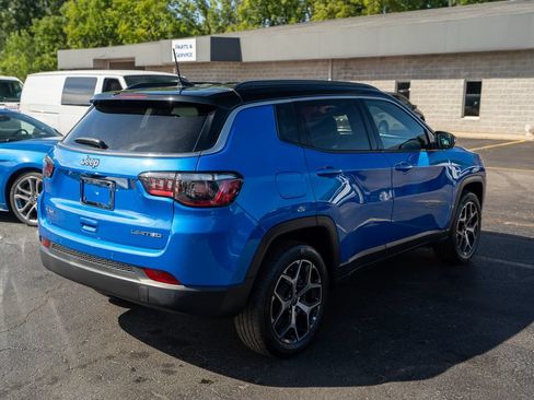 Used 2025 Jeep Compass Limited AWD/4WD image 6