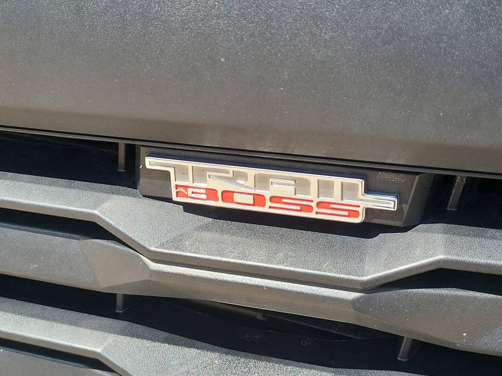 Used 2025 Chevrolet Colorado Trail Boss AWD/4WD image 31