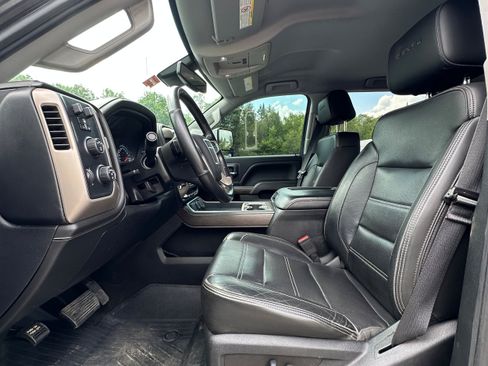 Used 2018 GMC Sierra 2500 Denali w/ Duramax Plus Package AWD/4WD image 13