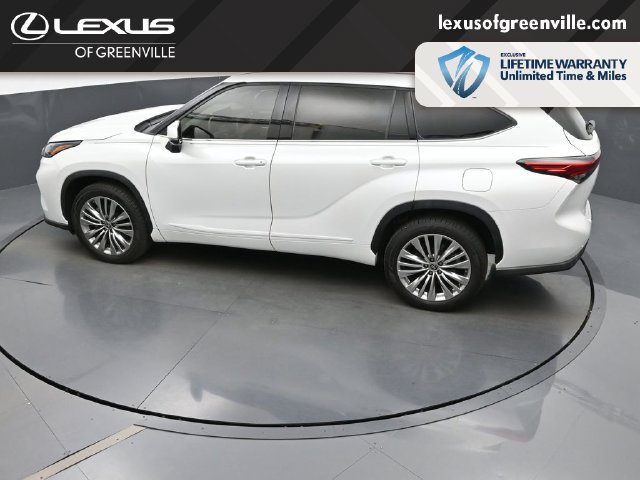 Used 2022 Toyota Highlander Platinum FWD image 29