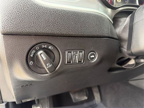 Used 2019 Dodge Charger GT image 15