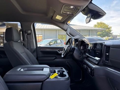 Used 2023 Chevrolet Silverado 1500 LT w/ Protection Package AWD/4WD image 11