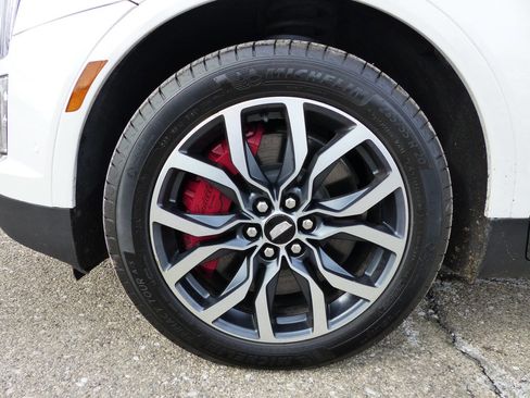 Used 2025 Cadillac XT5 Sportv w/ Technology Package image 13