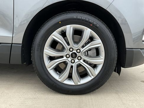 Used 2024 Ford Edge Titanium AWD/4WD image 12