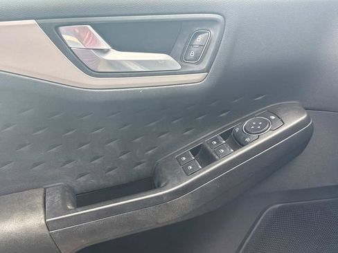 Used 2020 Ford Escape SE image 26