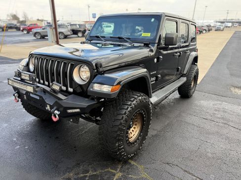 Used 2020 Jeep Wrangler Unlimited Sahara image 3
