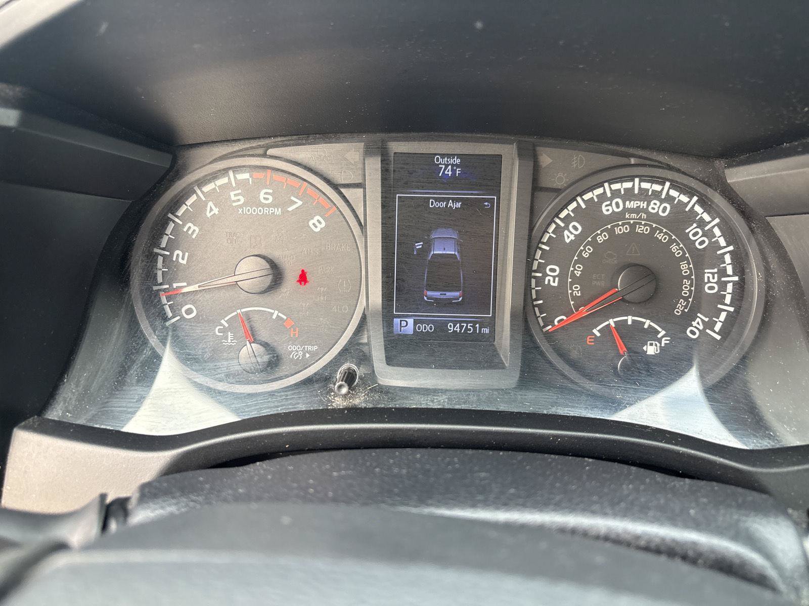 Used 2018 Toyota Tacoma SR AWD/4WD image 15