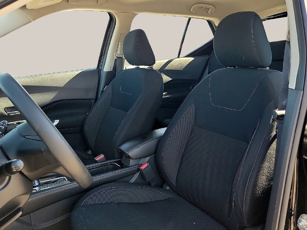 Used 2023 Nissan Kicks SV FWD image 11