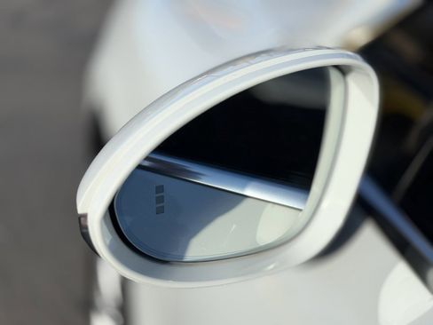 Used 2020 Porsche Cayenne AWD image 40