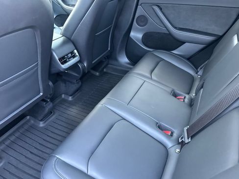 Used 2023 Tesla Model Y Long Range AWD/4WD image 5