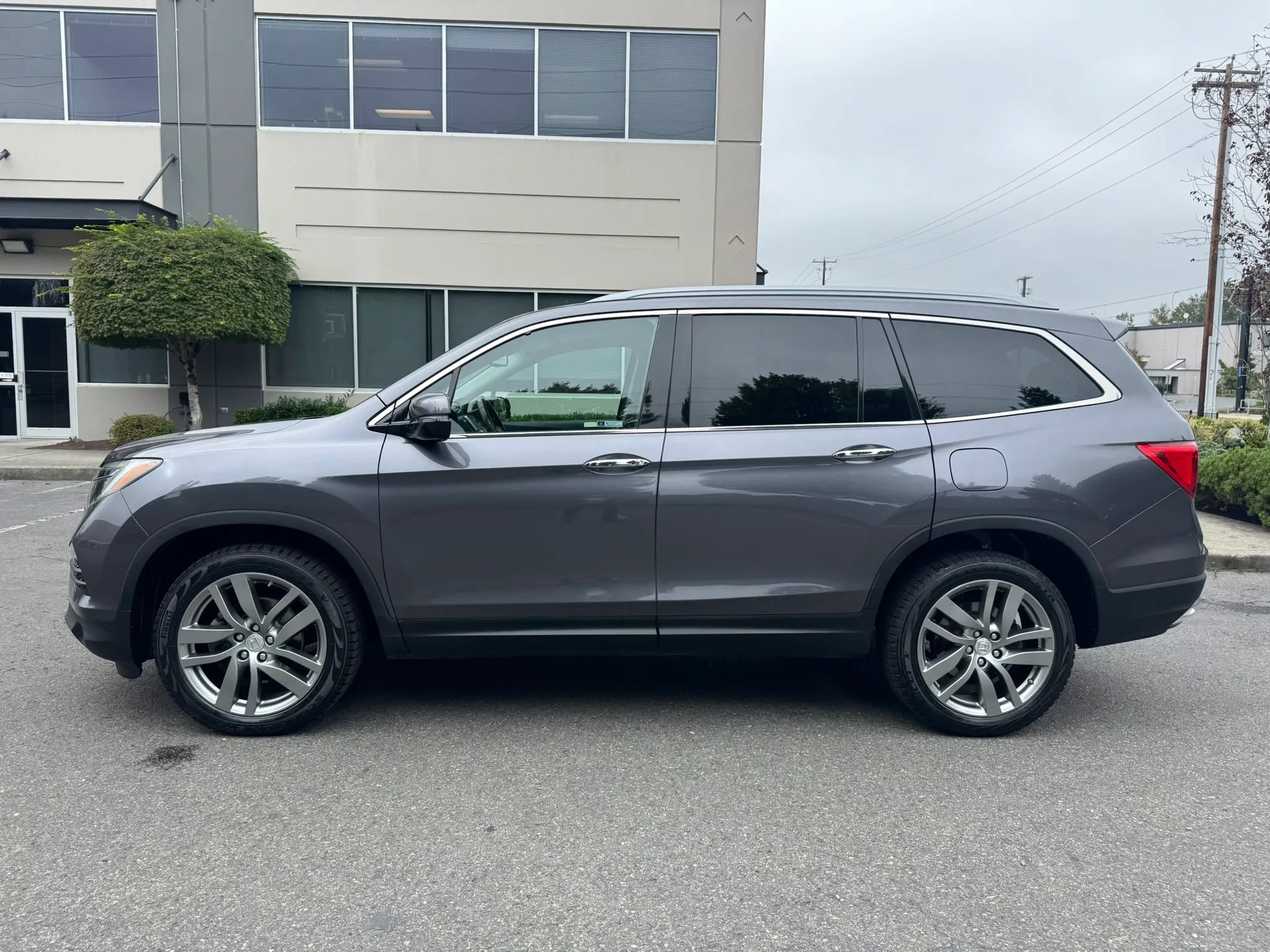 Used 2018 Honda Pilot Elite image 6