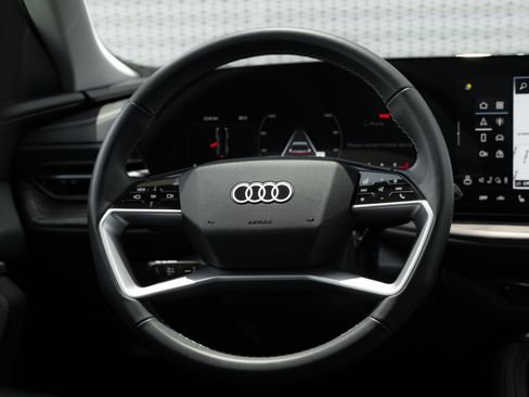 Certified 2025 Audi Q5 Premium w/ Convenience Package AWD/4WD image 9