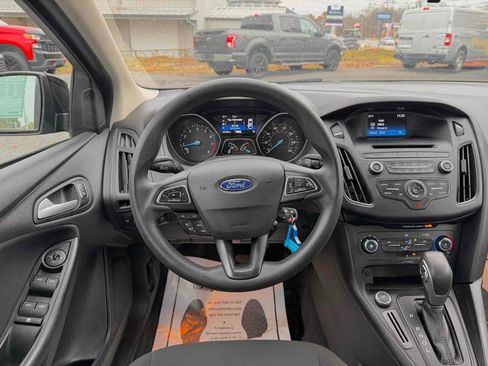 Used 2017 Ford Focus SE image 20