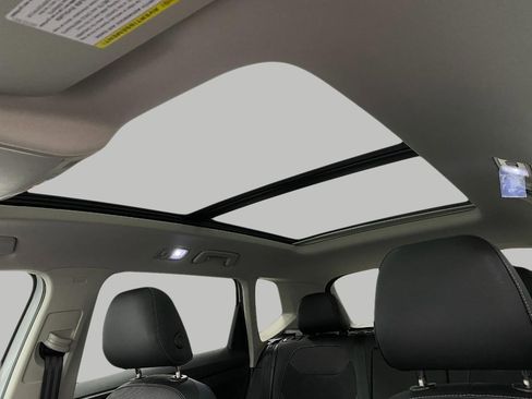 New 2026 Volkswagen Taos SE image 28