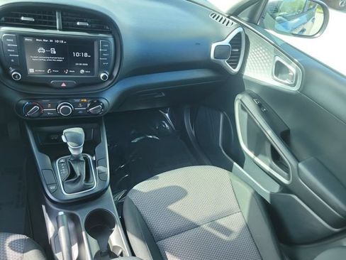 Used 2025 Kia Soul LX FWD image 16