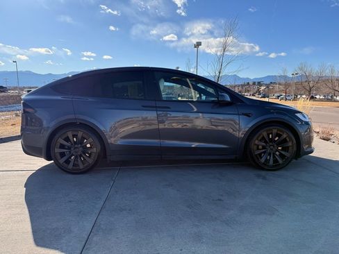 Used 2022 Tesla Model X image 7