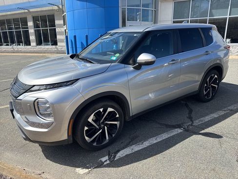 Used 2022 Mitsubishi Outlander ES image 5