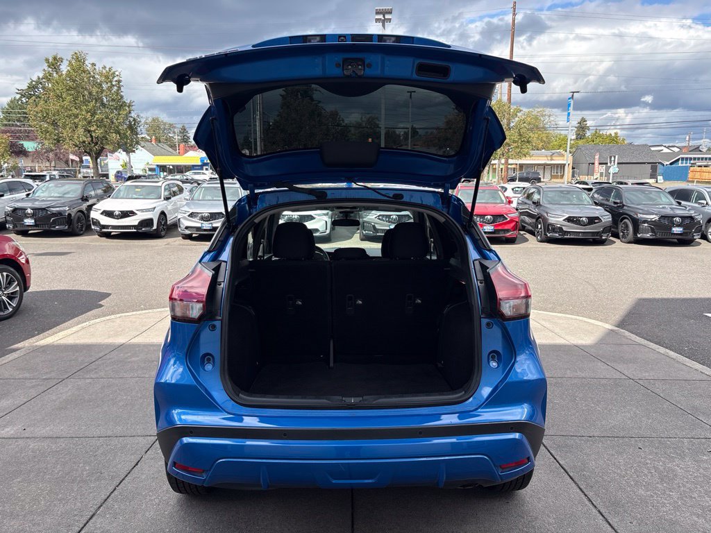 Used 2022 Nissan Kicks S FWD image 8