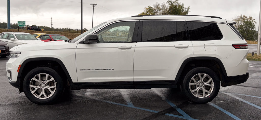 Used 2022 Jeep Grand Cherokee L Limited AWD/4WD image 22