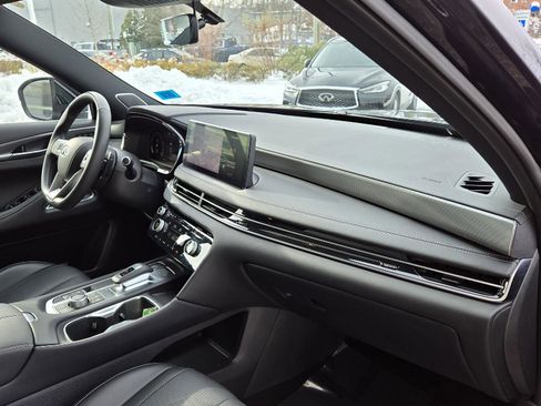 Certified 2025 INFINITI QX60 Luxe w/ Black Edition image 16