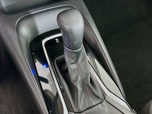 Used 2025 Toyota Corolla LE image 24