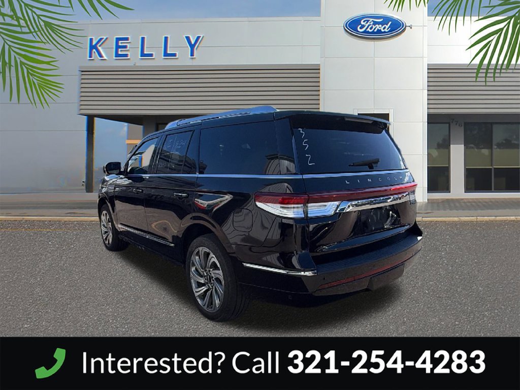 Used 2023 Lincoln Navigator Reserve RWD image 3