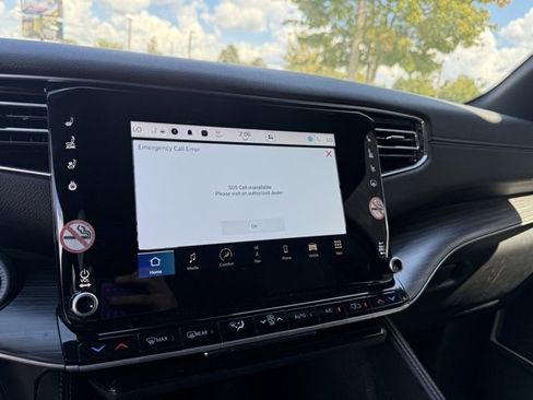 Used 2024 Jeep Wagoneer Series II w/ Flexible Seating Group image 17