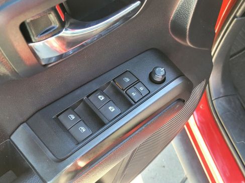 Used 2020 Toyota Tacoma TRD Sport w/ Technology Package image 19