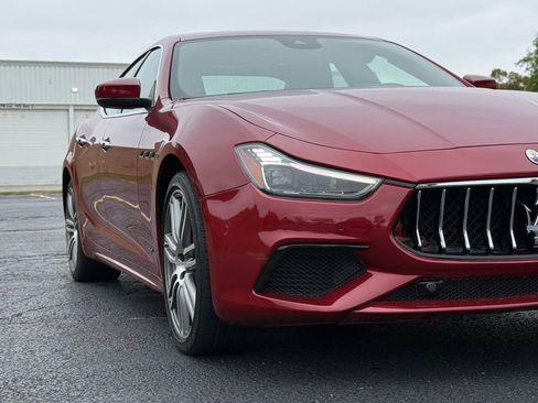 Used 2018 Maserati Ghibli S GranSport image 2