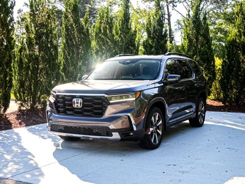 Used 2025 Honda Pilot Elite image 5