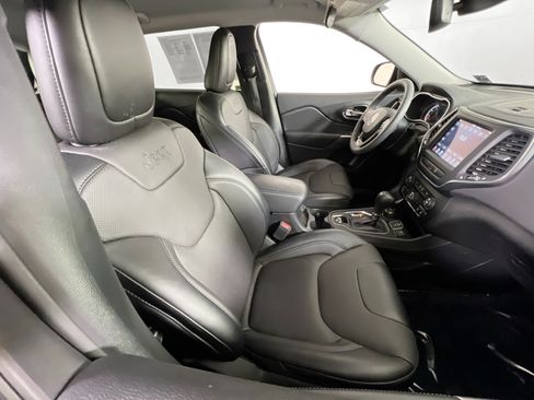 Used 2022 Jeep Cherokee Latitude Lux w/ Mopar Interior Package AWD/4WD image 26