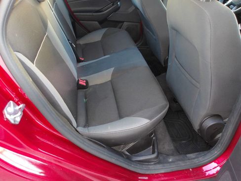 Used 2014 Ford Focus SE w/ SE Winter Package image 21