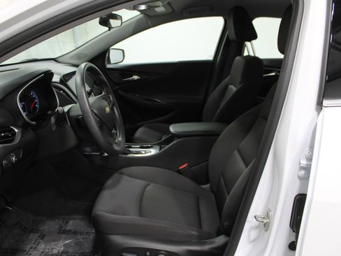 Used 2024 Chevrolet Malibu LS w/ Driver Confidence Package image 3