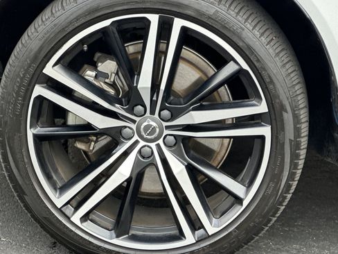 Used 2021 Volvo XC60 T8 R-Design w/ Advanced Package AWD/4WD image 35