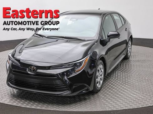 Used 2024 Toyota Corolla LE FWD image 1