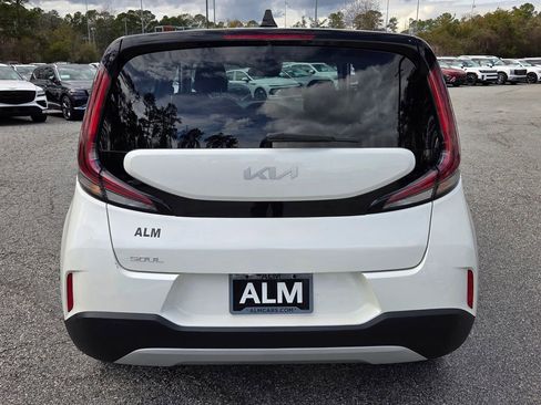 Used 2025 Kia Soul LX FWD image 11