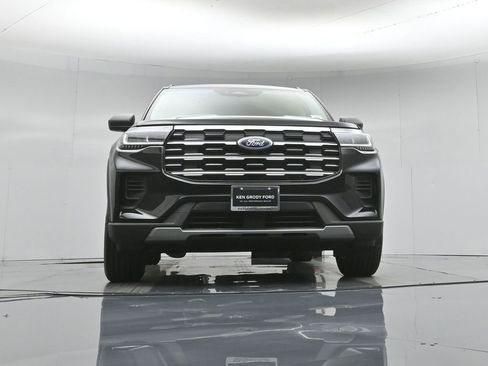 New 2026 Ford Explorer Active RWD image 45