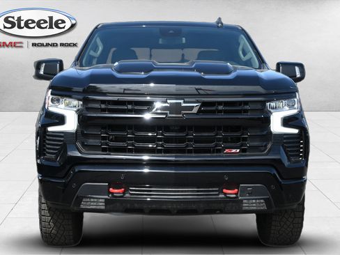 Used 2024 Chevrolet Silverado 1500 LT Trail Boss w/ LT Trail Boss Premium Package AWD/4WD image 2