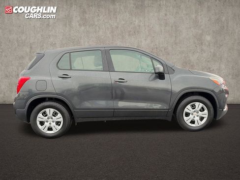Used 2019 Chevrolet Trax LS FWD image 7