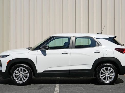 Used 2023 Chevrolet TrailBlazer LS FWD image 42
