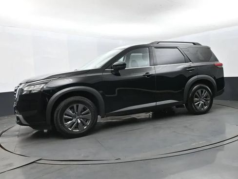 Used 2024 Nissan Pathfinder SV FWD image 5