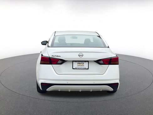 Used 2025 Nissan Altima 2.5 SV image 12