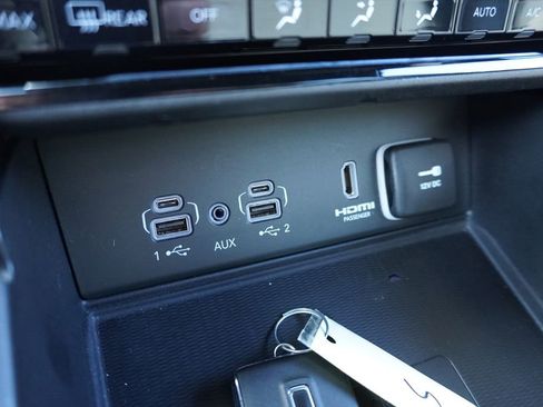 Used 2022 Jeep Grand Cherokee Limited 4xe w/ Luxury Tech Group II AWD/4WD image 18