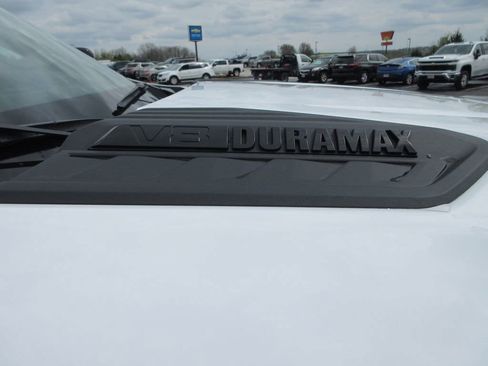 New 2026 Chevrolet Silverado 3500 LT image 9